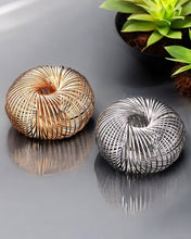 Load image into Gallery viewer, Spiral Bangle
