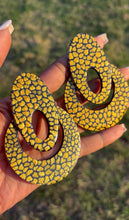 Load image into Gallery viewer, Midnight Gold Door Knockers
