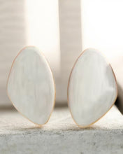 Load image into Gallery viewer, Futuristic (pearl)
