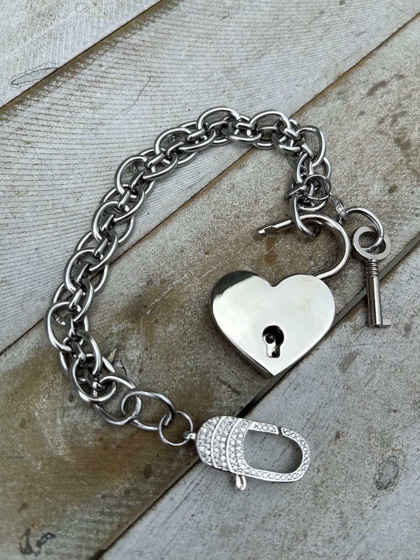 Locket Down