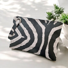 Load image into Gallery viewer, Noir Safari
