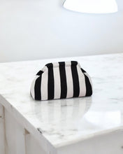 Load image into Gallery viewer, The Coins Clutch (Black)

