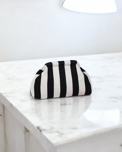 The Coins Clutch (Black)