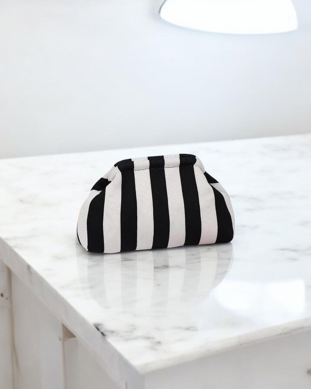 The Coins Clutch (Black)